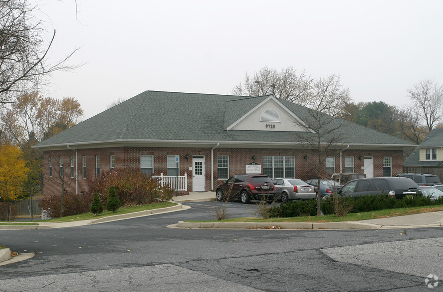 9720 Greenside Dr, Cockeysville, MD for lease - Building Photo - Image 2 of 4