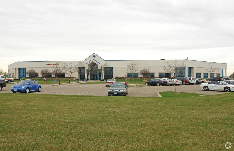 20855 Kensington Blvd, Lakeville, MN for lease - Primary Photo - Image 1 of 4