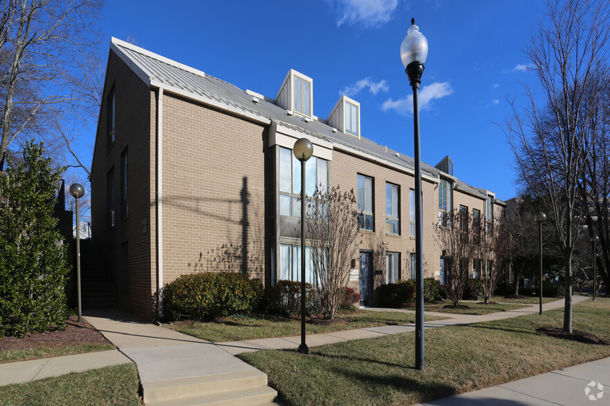 6125-6161 Executive Blvd, Rockville, MD for lease - Primary Photo - Image 1 of 11