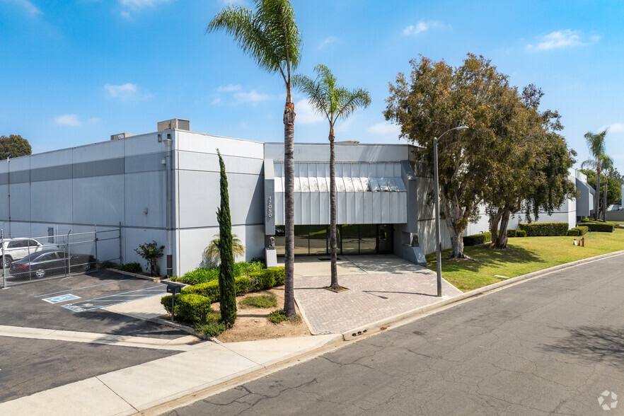 17050-17100 S Margay Ave, Carson, CA for lease - Primary Photo - Image 1 of 7
