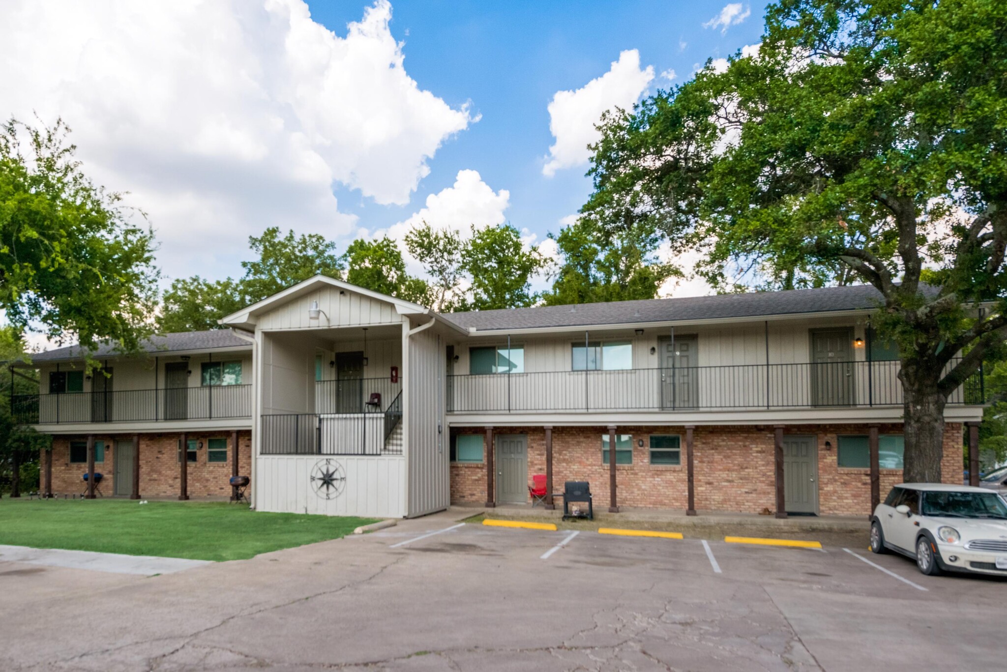 1003 S Houston St, Kaufman, TX for sale Primary Photo- Image 1 of 1