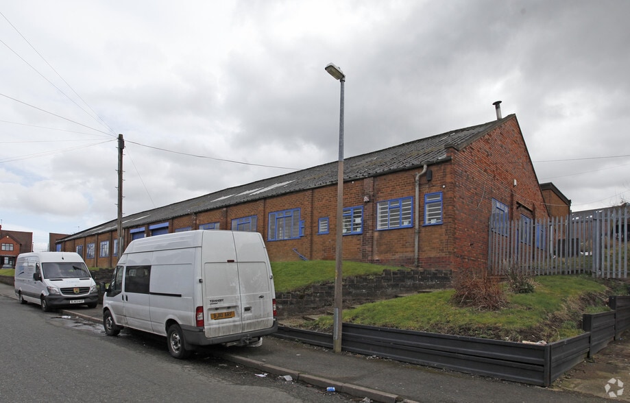 8 Stour Vale Rd, Stourbridge for lease - Building Photo - Image 3 of 3