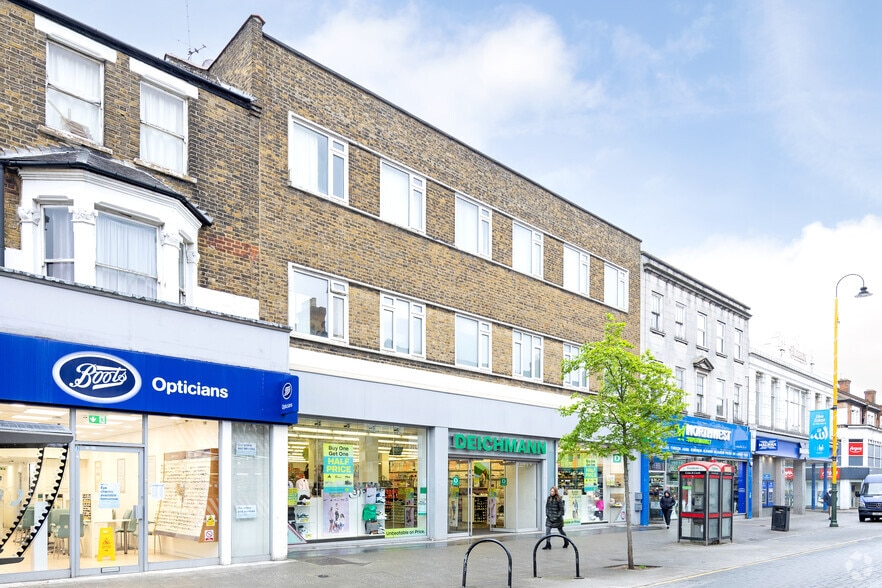 108-112 High St N, London for lease - Building Photo - Image 1 of 4