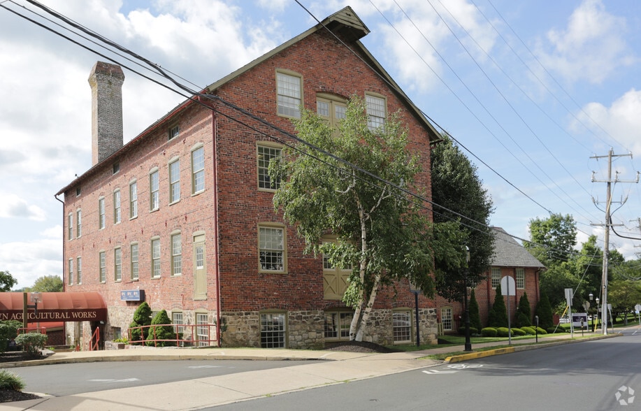 100 S Main St, Doylestown, PA for lease - Primary Photo - Image 1 of 25