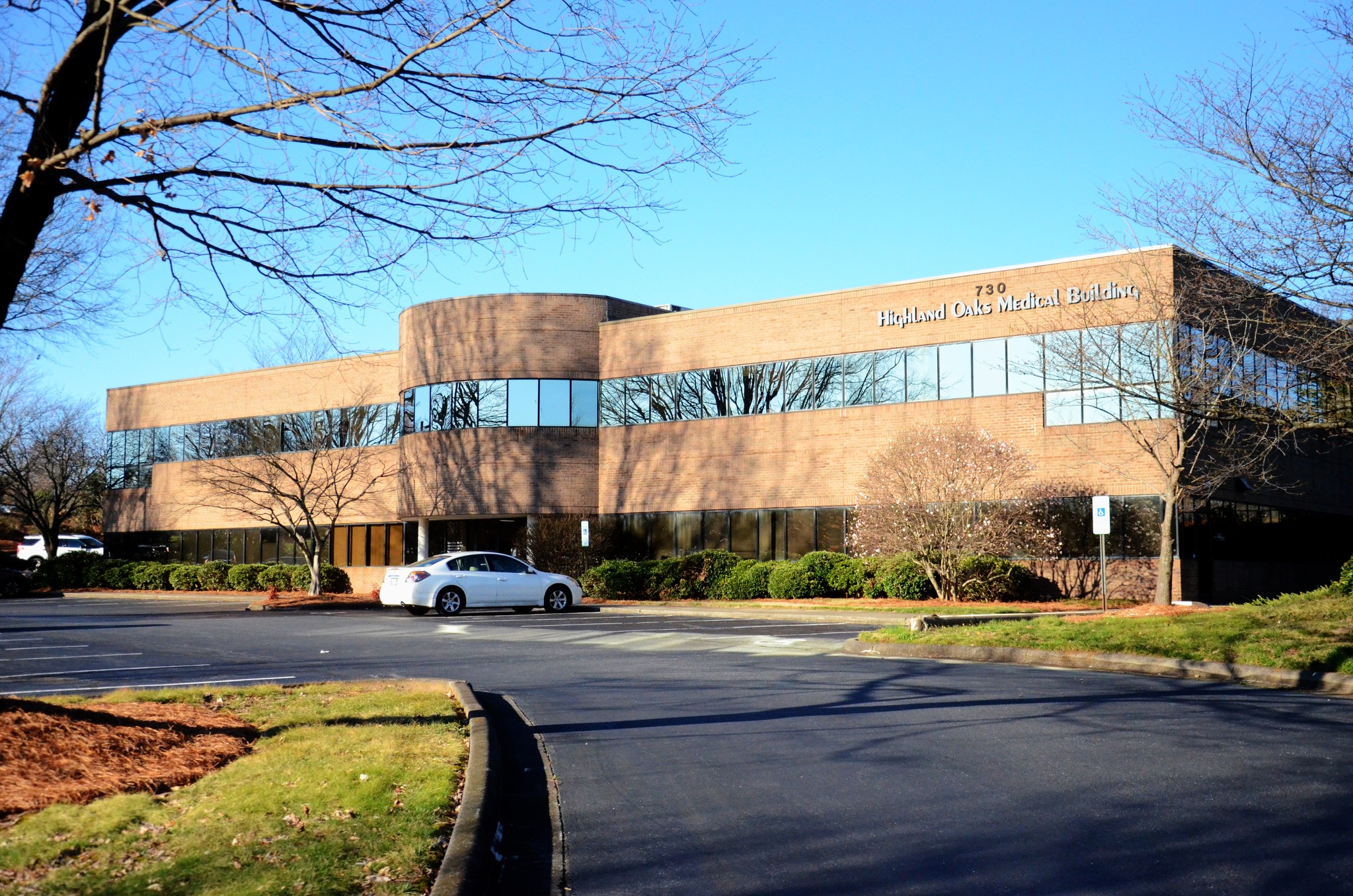 730 Highland Oaks Dr, Winston-Salem, NC for sale Building Photo- Image 1 of 1