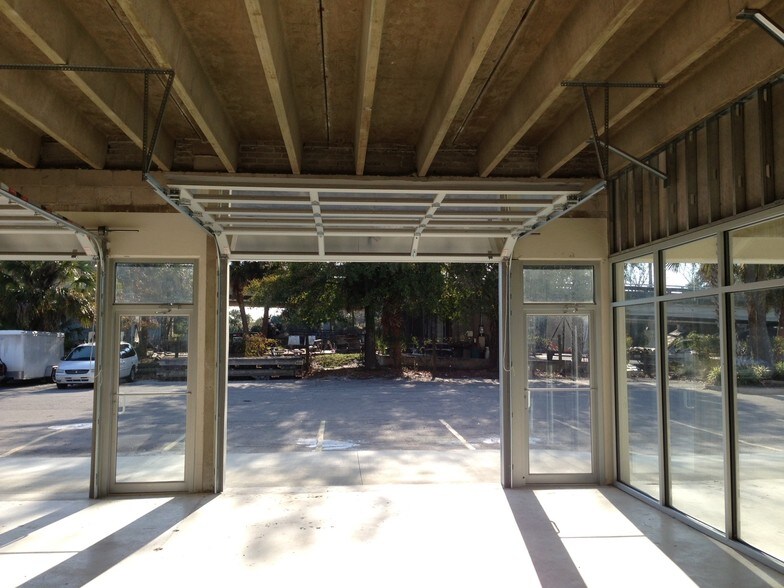 4591 Lakeside Dr, Jacksonville, FL for sale - Building Photo - Image 1 of 1