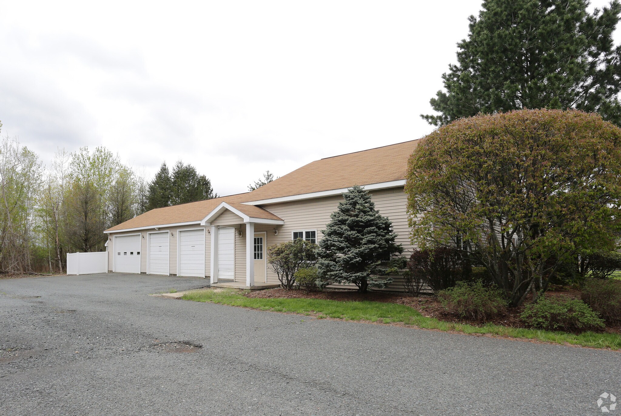 328 Old Niskayuna Rd, Latham, NY for sale Primary Photo- Image 1 of 1