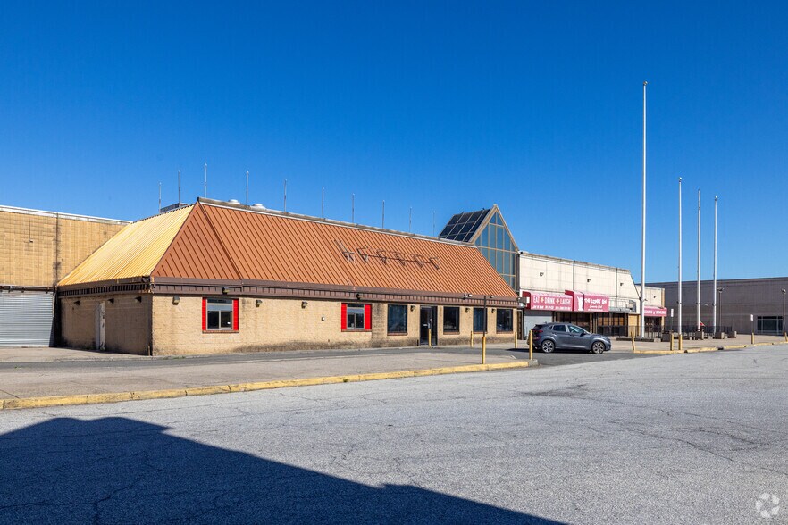 4200 Victory Blvd, Staten Island, NY for sale - Primary Photo - Image 1 of 1