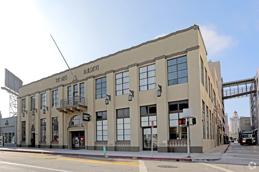 230-236 E 3rd St, Long Beach, CA for lease - Building Photo - Image 3 of 7