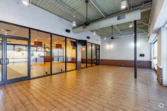 4609-4637 Poplar Ave, Memphis, TN for lease Interior Photo- Image 2 of 7