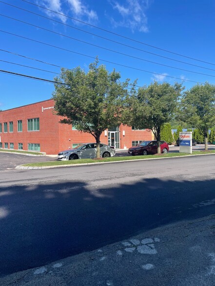 28-32 Newton St, Southborough, MA for lease - Building Photo - Image 2 of 6