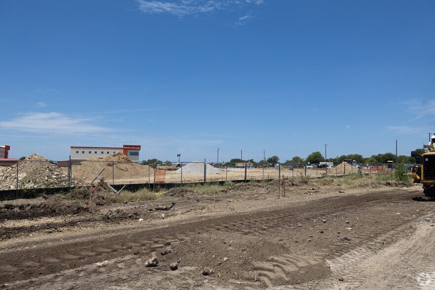 6001 Old Decatur Rd, Fort Worth, TX for sale - Building Photo - Image 3 of 4