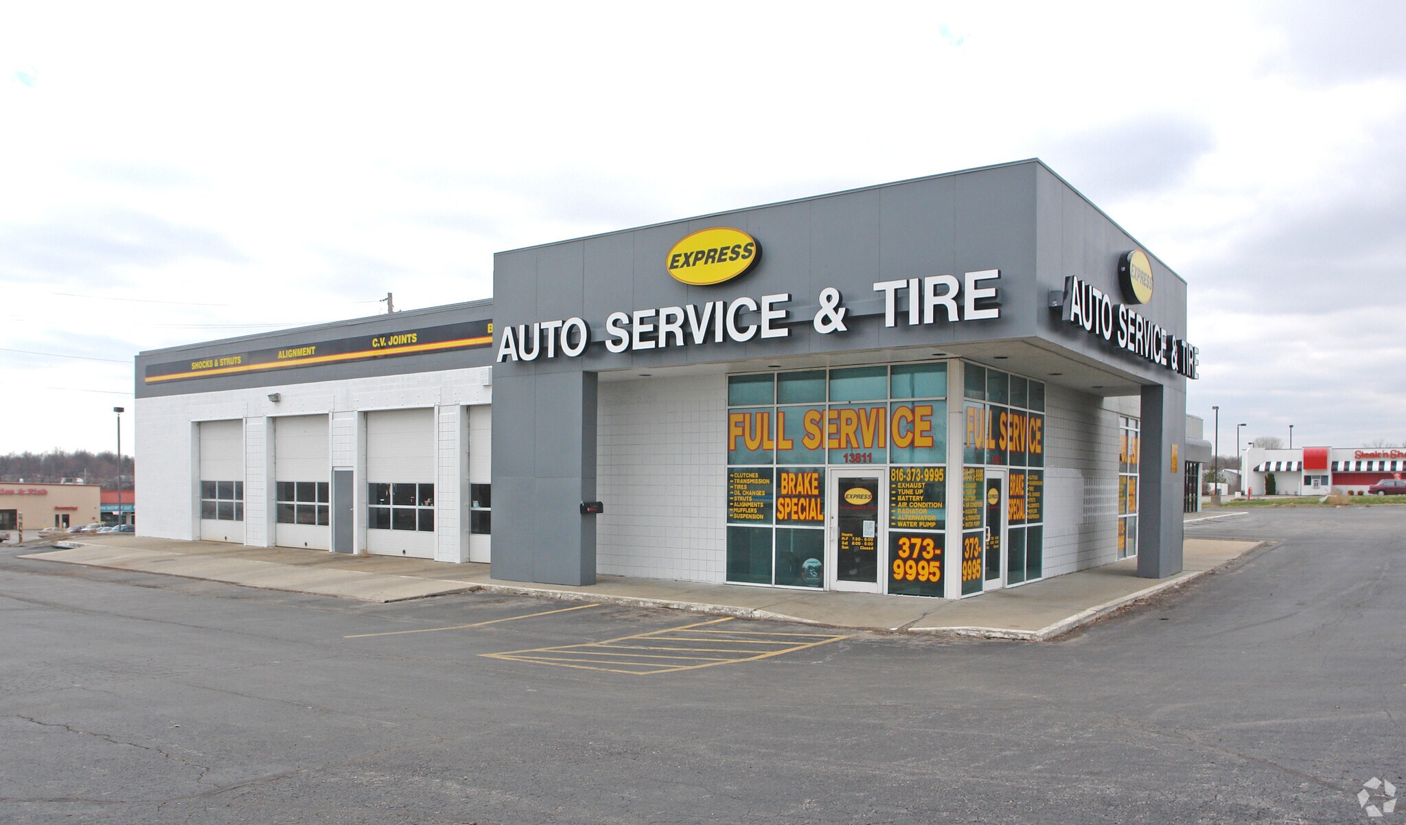 13801-13811 E US Highway 40, Independence, MO for sale Primary Photo- Image 1 of 1