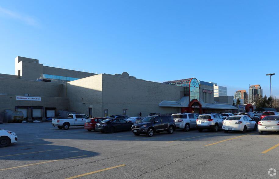 700 Lawrence Ave W, Toronto, ON for lease - Building Photo - Image 2 of 11