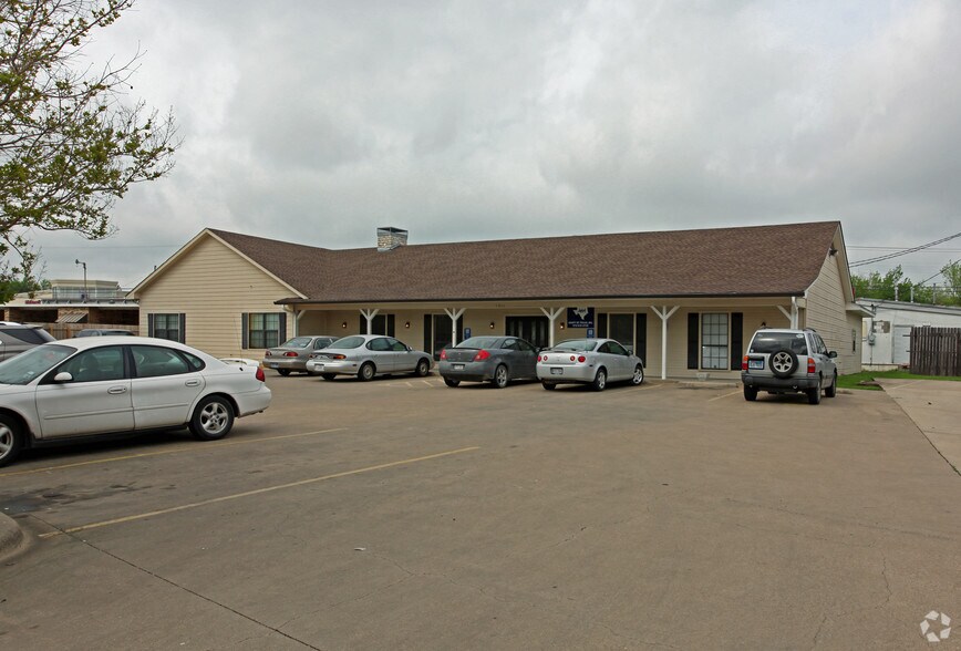 1311 Ferris Ave, Waxahachie, TX for sale - Primary Photo - Image 1 of 1