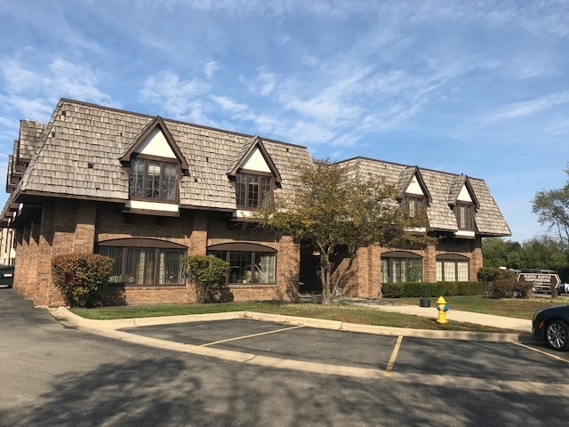 28045 N Ashley Cir, Libertyville, IL for lease Building Photo- Image 1 of 2
