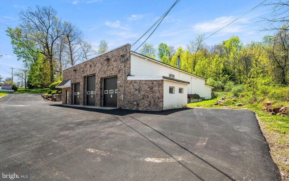 1851 Pottstown Pike, Pottstown, PA for sale - Building Photo - Image 2 of 29