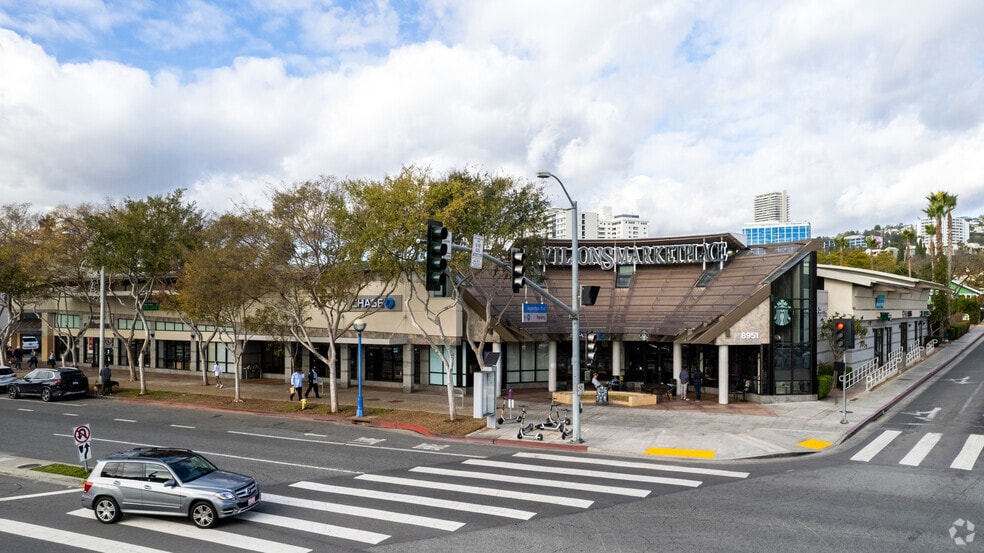 8951 Santa Monica Blvd, Los Angeles, CA for lease - Primary Photo - Image 1 of 2