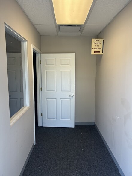 10155 Gottschalk Pky, Auburn Twp, OH for lease - Interior Photo - Image 3 of 12