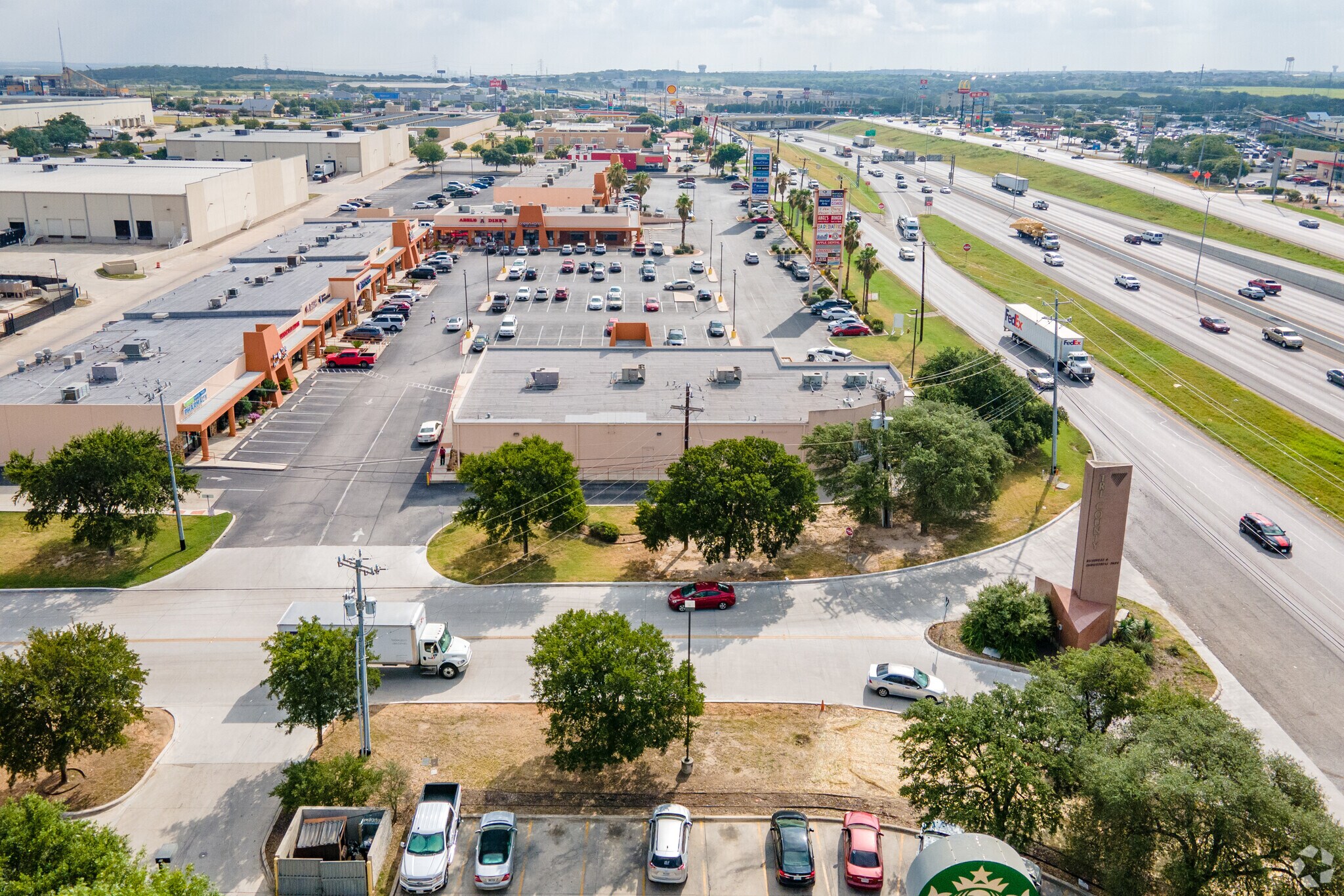 17319 IH35, Schertz, TX 78154 TriCounty Crossing II