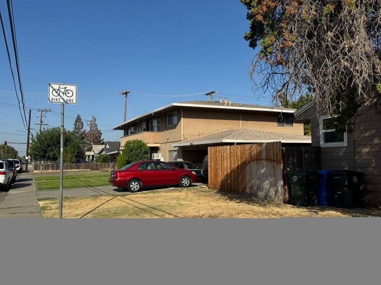 511 W Center St, Manteca, CA for sale - Building Photo - Image 2 of 13