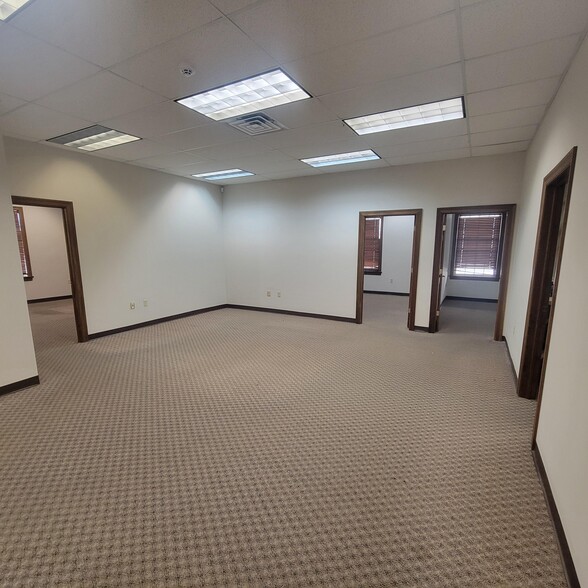 75 Zimmerman Dr, Camp Hill, PA for sale - Interior Photo - Image 3 of 6