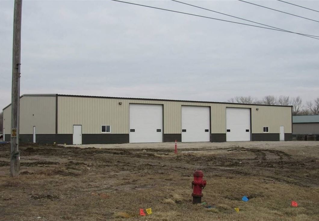 1100 S Lewis Blvd, Sergeant Blf, IA for sale Primary Photo- Image 1 of 1