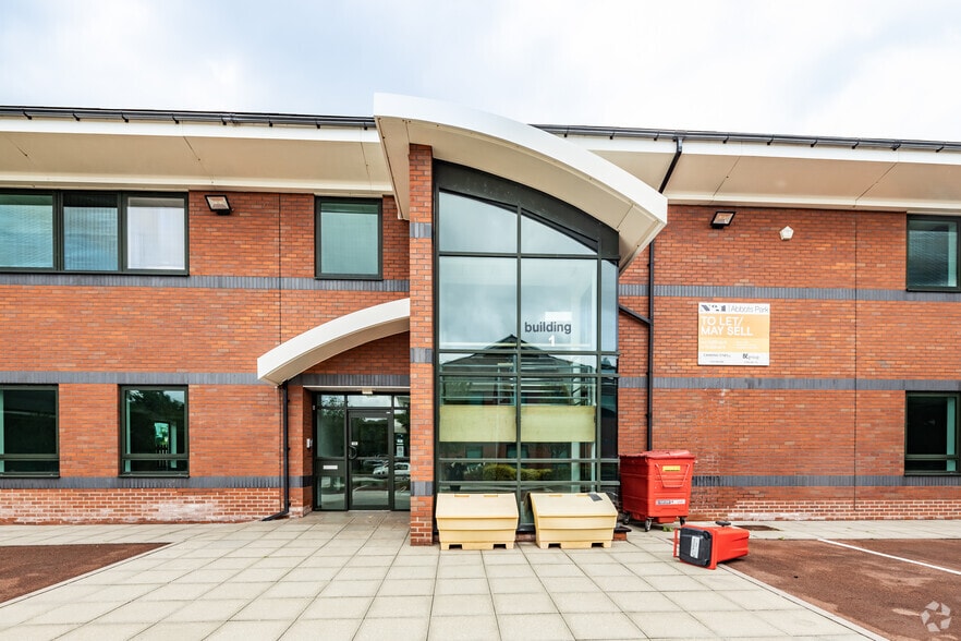 Monks Way, Runcorn for lease - Building Photo - Image 2 of 5