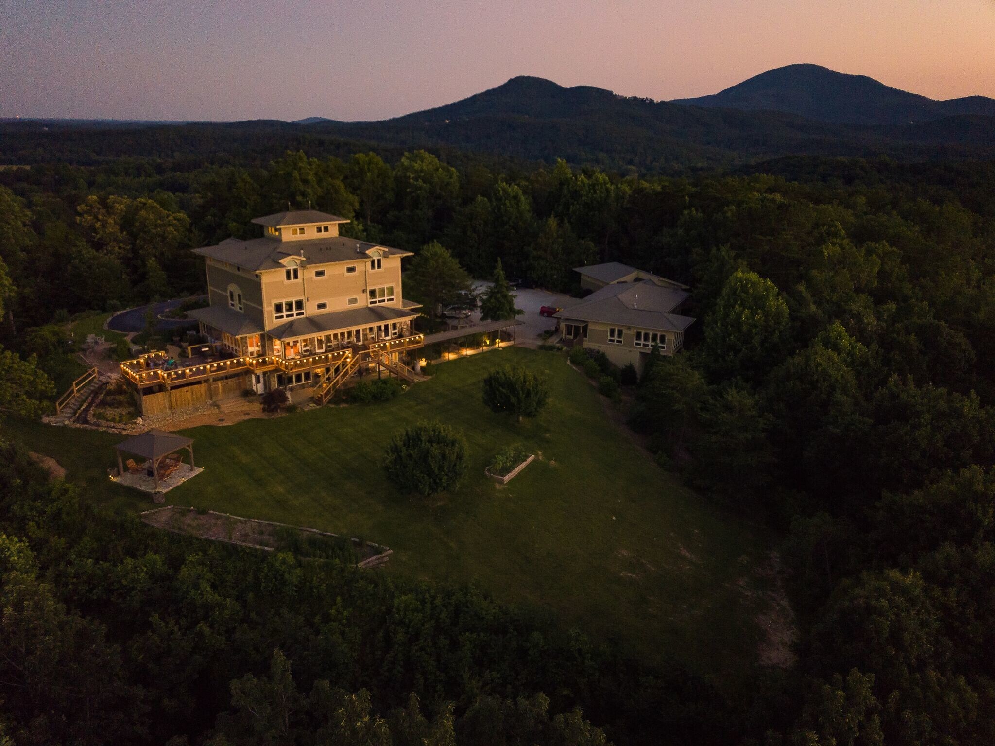 964 Rabun Rd, Sautee Nacoochee, GA for sale Primary Photo- Image 1 of 1