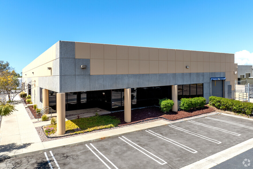 2630 Business Park Dr, Vista, CA for lease - Building Photo - Image 1 of 8