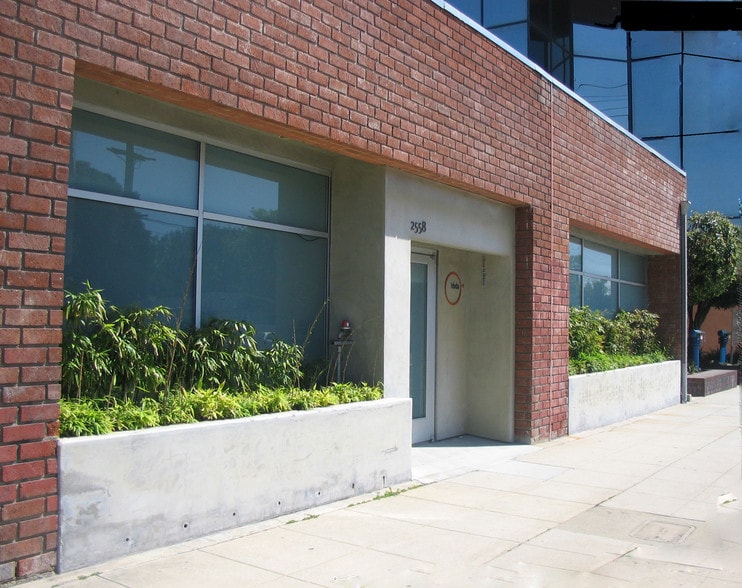 2558 Overland Ave, Los Angeles, CA for lease - Building Photo - Image 1 of 24