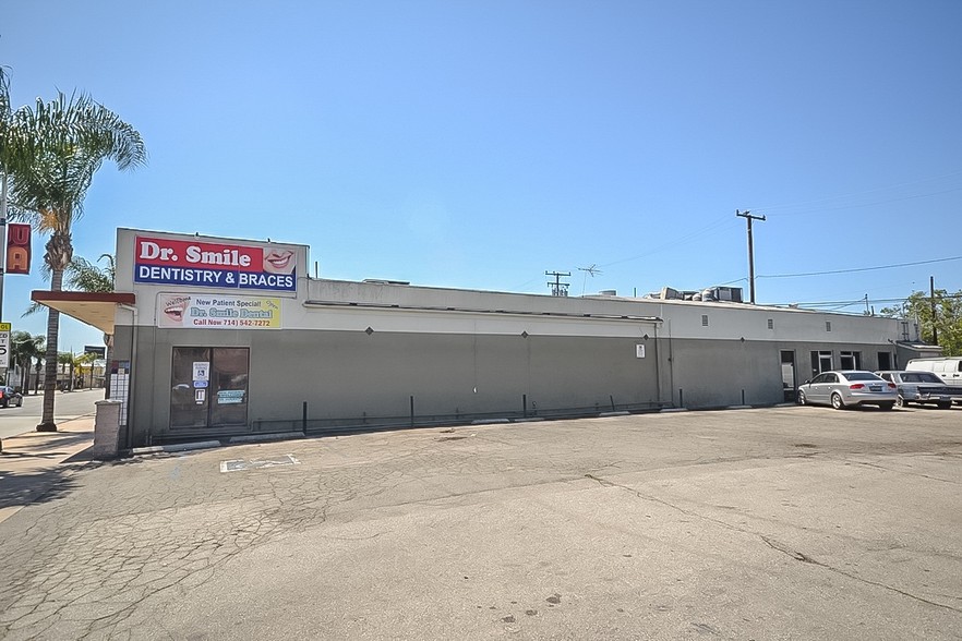 1306 S Main St, Santa Ana, CA for lease - Building Photo - Image 1 of 18