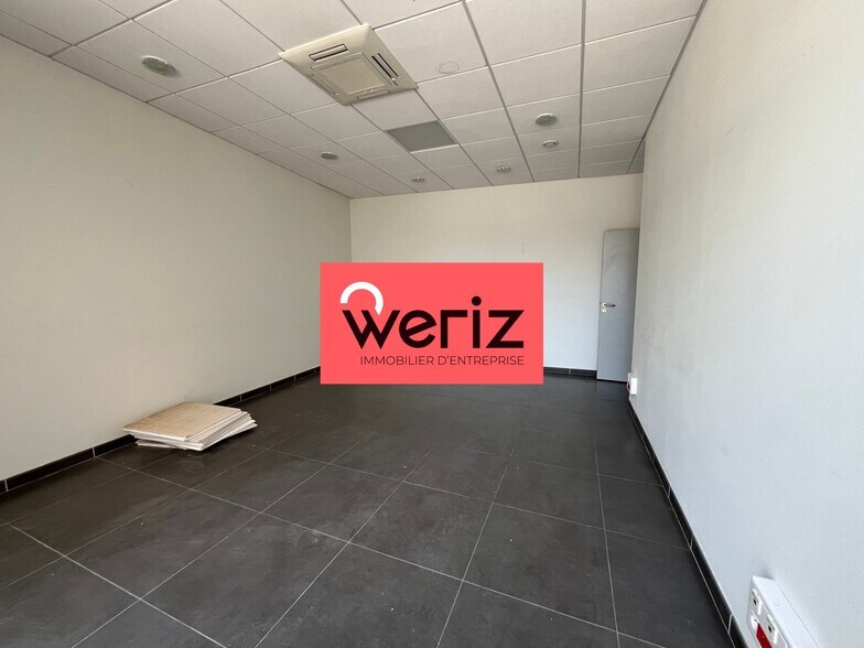 Office in La Ciotat for lease - Building Photo - Image 3 of 7