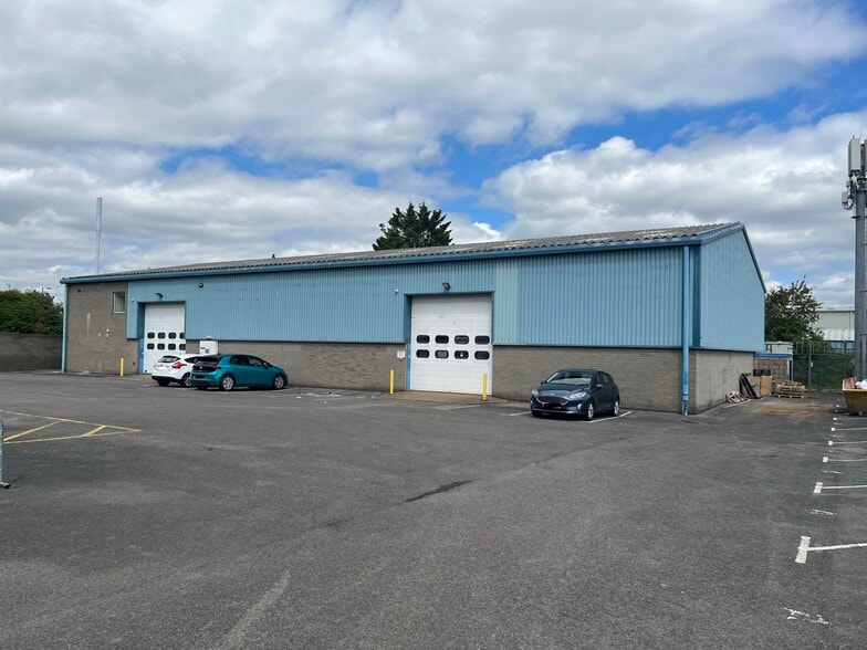 Rennie Gate, Andover for lease - Building Photo - Image 1 of 3