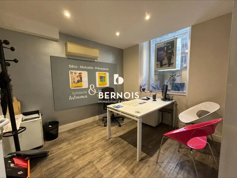 Office in Toulon for lease - Interior Photo - Image 3 of 6