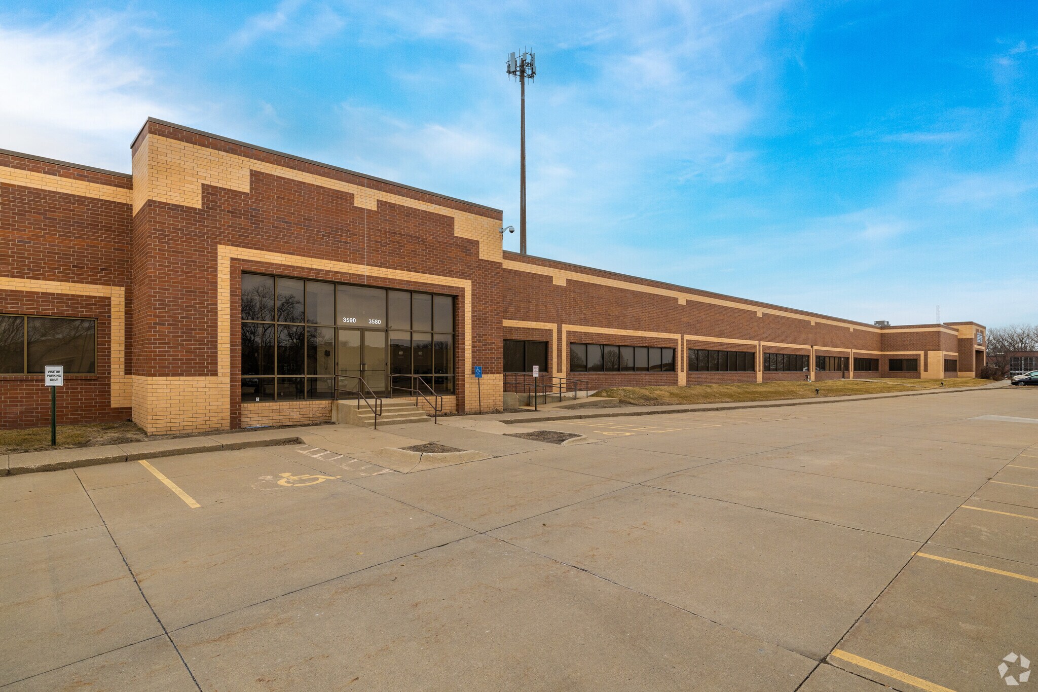 3500-3630 109th St, Urbandale, IA for sale Primary Photo- Image 1 of 4