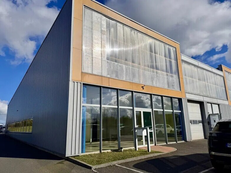 Flex in Le Havre for lease - Building Photo - Image 2 of 14