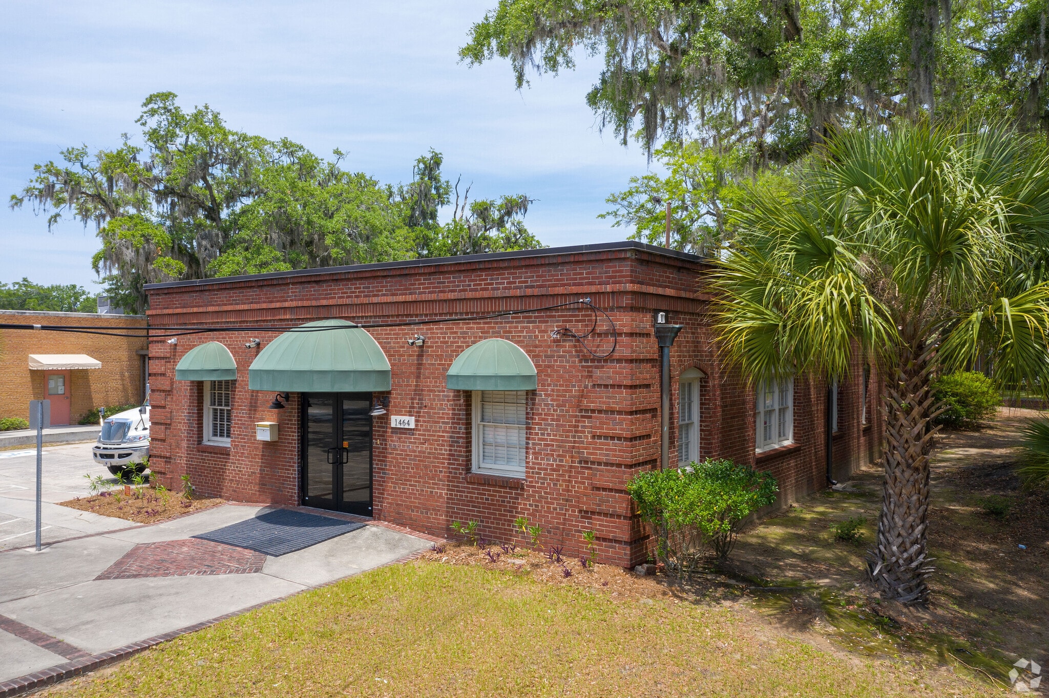 1464 Victory Dr, Savannah, GA for lease Primary Photo- Image 1 of 3