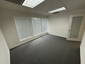 18645 Sherman Way, Reseda, CA for lease Building Photo- Image 2 of 4