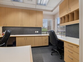 33516 9th Ave S, Federal Way, WA for lease Interior Photo- Image 1 of 16