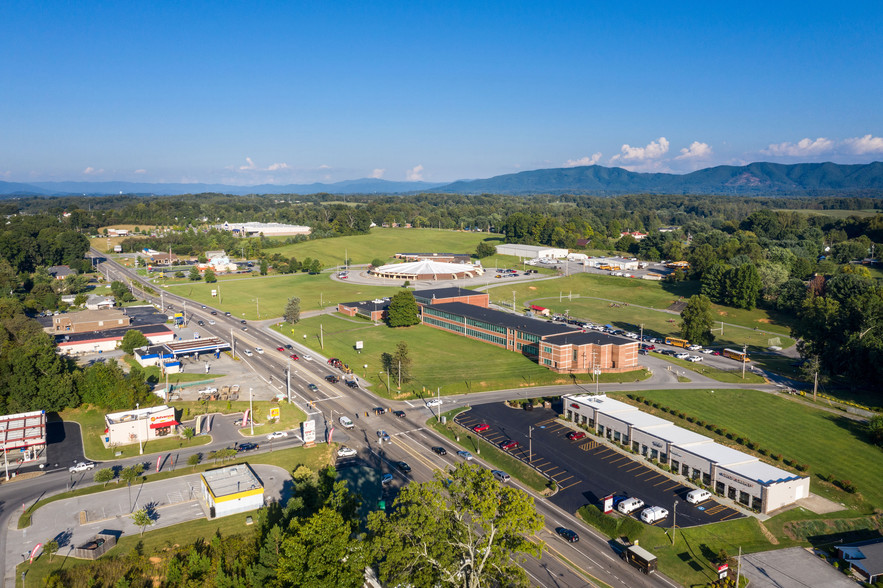 900 E Jackson Blvd, Jonesborough, TN for lease - Building Photo - Image 3 of 4