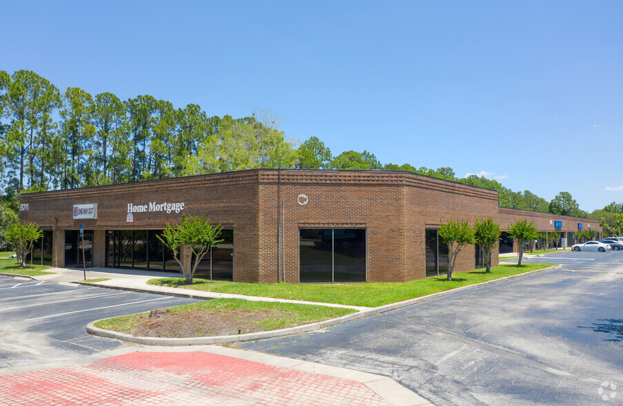 8011 Philips Hwy, Jacksonville, FL for sale - Building Photo - Image 1 of 1