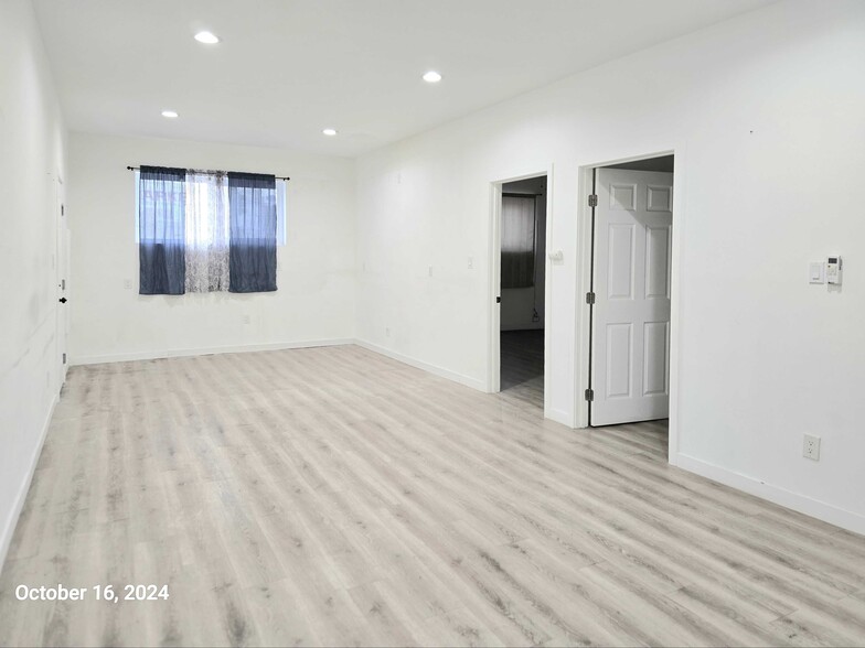 1526 E 1st St, Los Angeles, CA for lease - Building Photo - Image 3 of 21