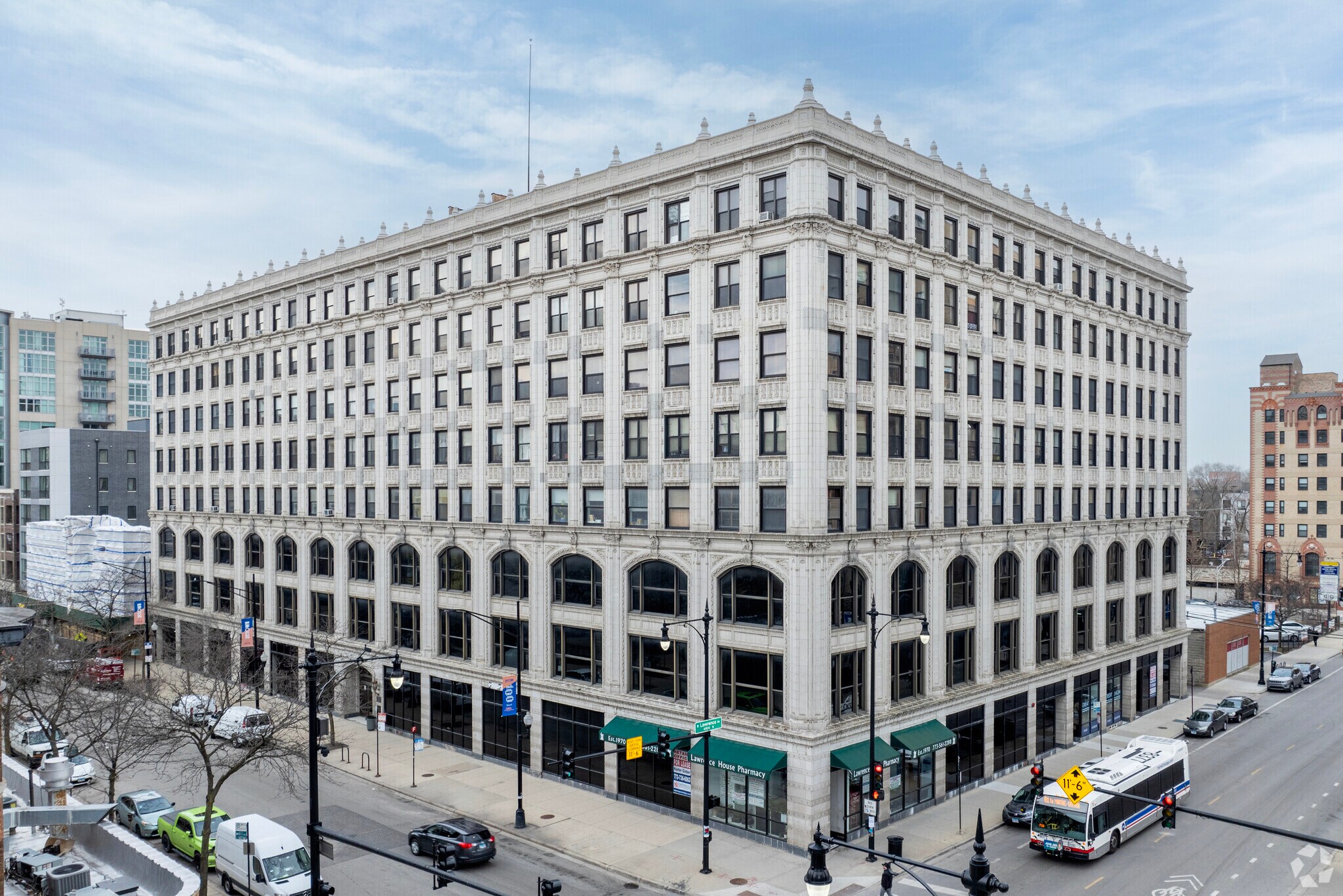 4740-4750 N Sheridan Rd, Chicago, IL for lease Building Photo- Image 1 of 8