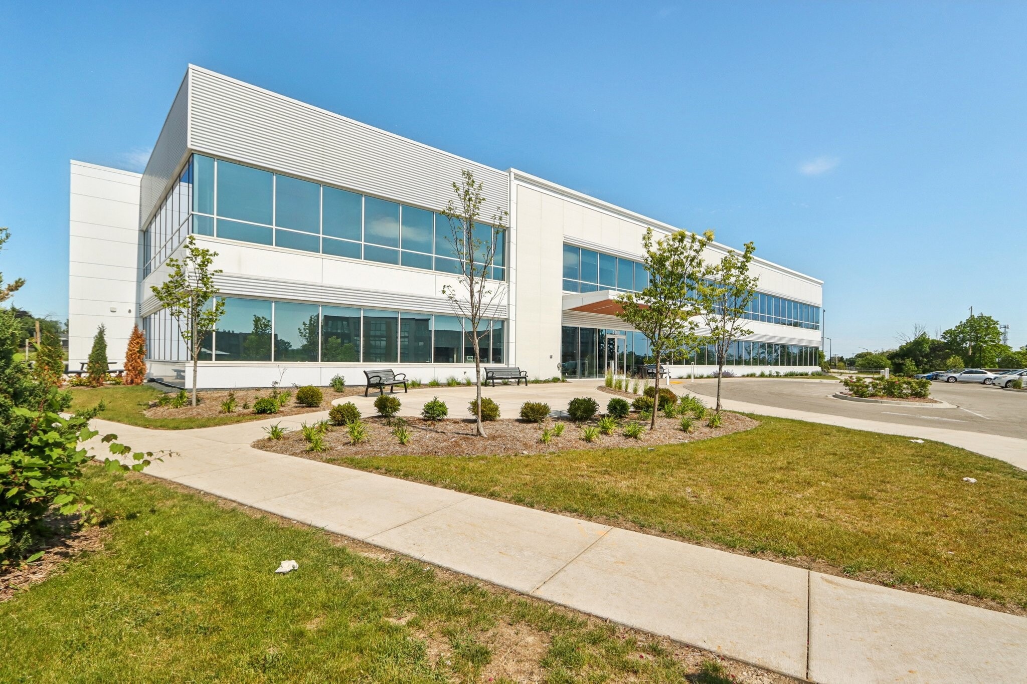 4300 W Layton Ave, Greenfield, WI for lease Building Photo- Image 1 of 18