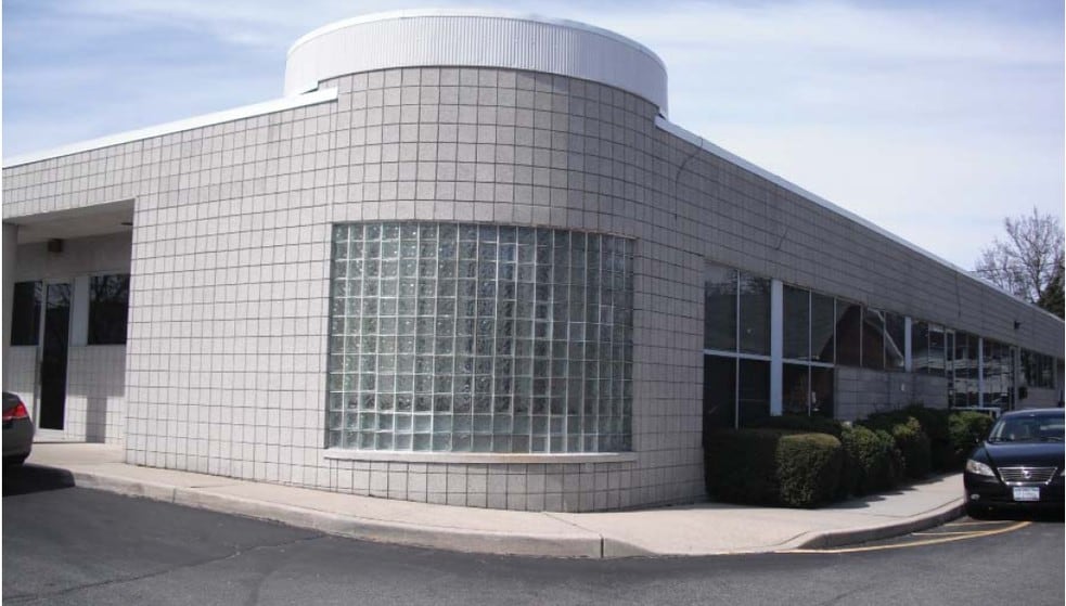 1171 Old Country Rd, Plainview, NY for lease - Primary Photo - Image 1 of 4