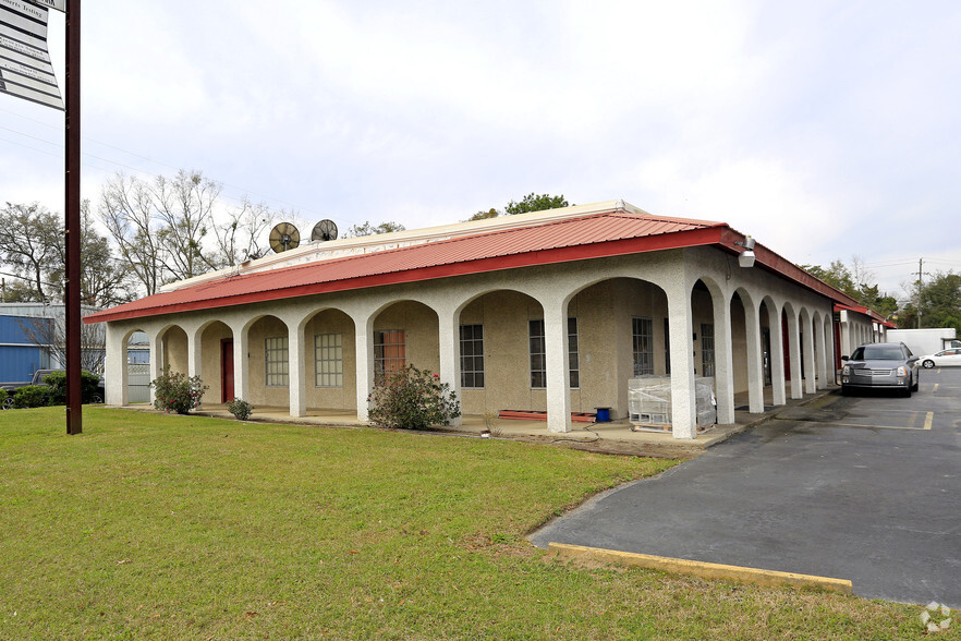 1711 Dean Forest Rd, Savannah, GA for lease - Primary Photo - Image 1 of 5