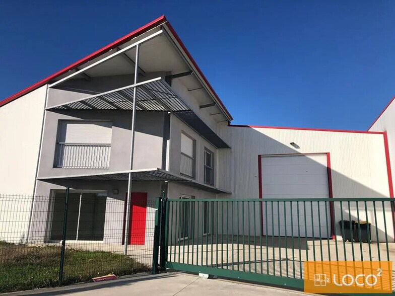 Flex in Montrabé for lease - Building Photo - Image 1 of 6