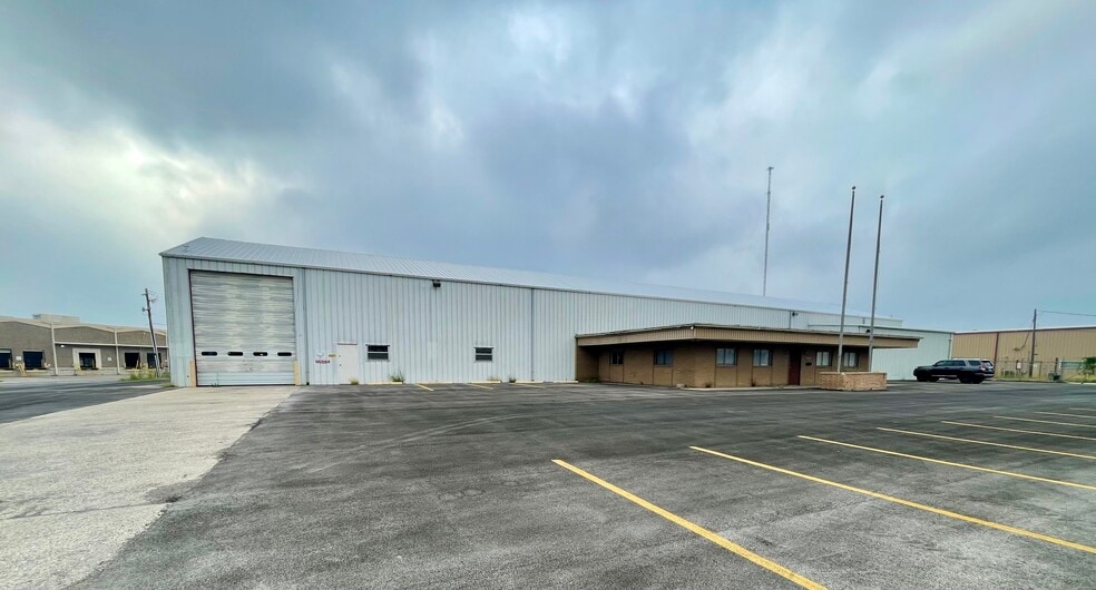 442 Navigation Blvd, Corpus Christi, TX for lease - Building Photo - Image 2 of 7
