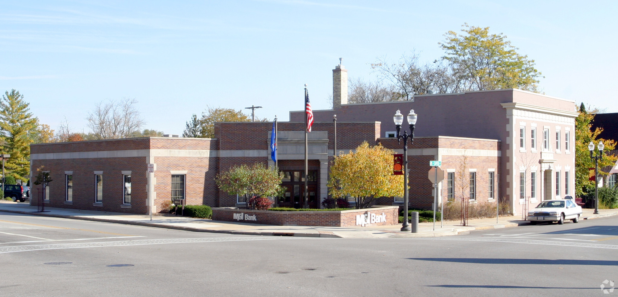 112 E Capitol Dr, Hartland, WI for sale Building Photo- Image 1 of 3